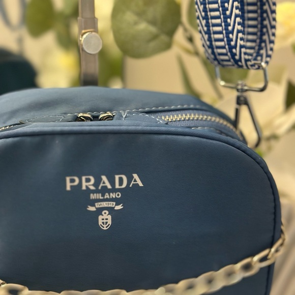 Prada Beauty Bag GWP item - Picture 4 of 8